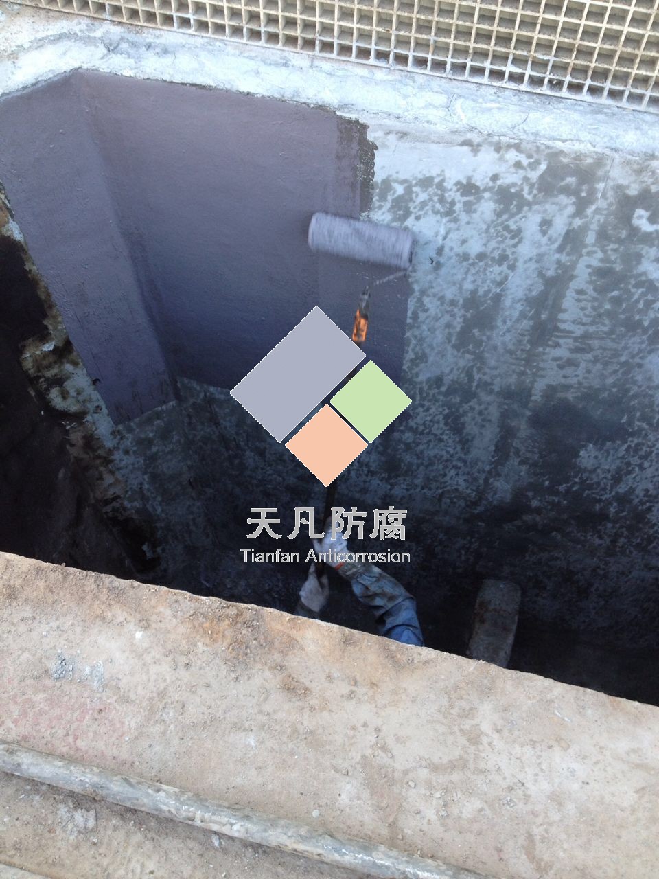 長慶石化檢修期間隔油池防腐完成驗收